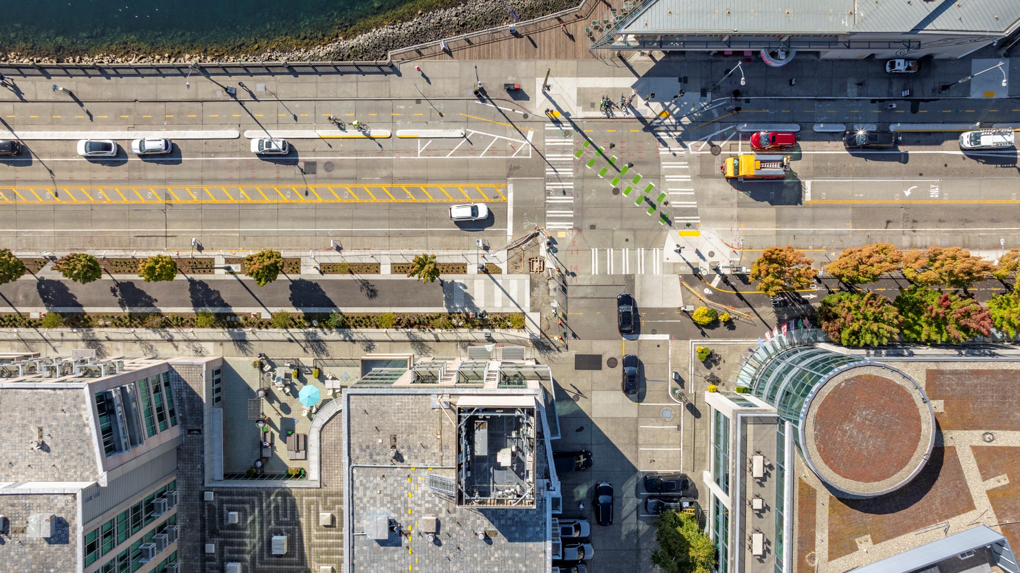Aerial view of Alaskan Way and Wall St.